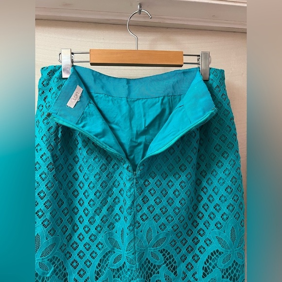 ⚫️ BOGO Loft Elegant Teal Lace Skirt layered, colourful and simple - Picture 4 of 8